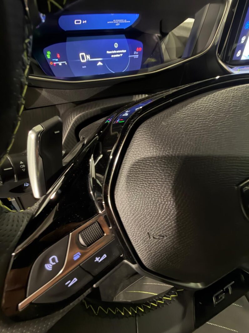 
								PEUGEOT 2008 GT HYBRID 145 CV full									