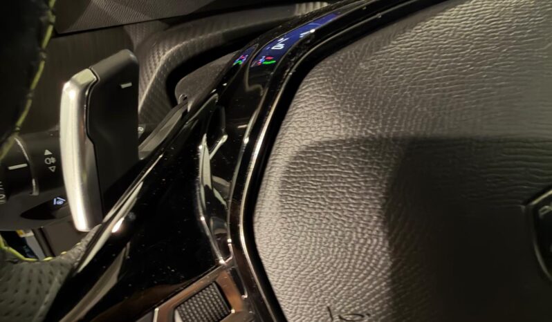 
								PEUGEOT 2008 GT HYBRID 145 CV full									