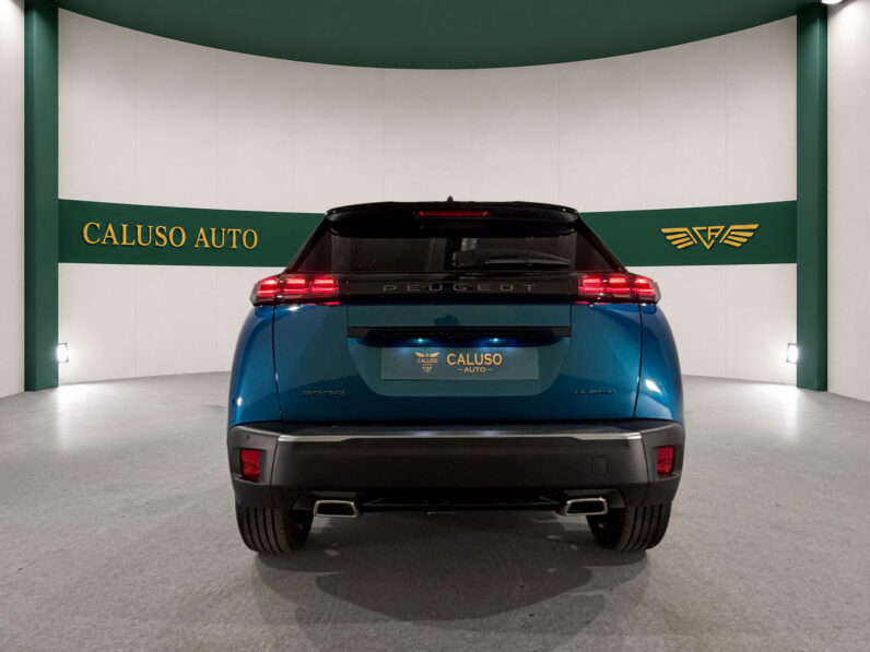 
								PEUGEOT 2008 GT HYBRID 145 CV full									