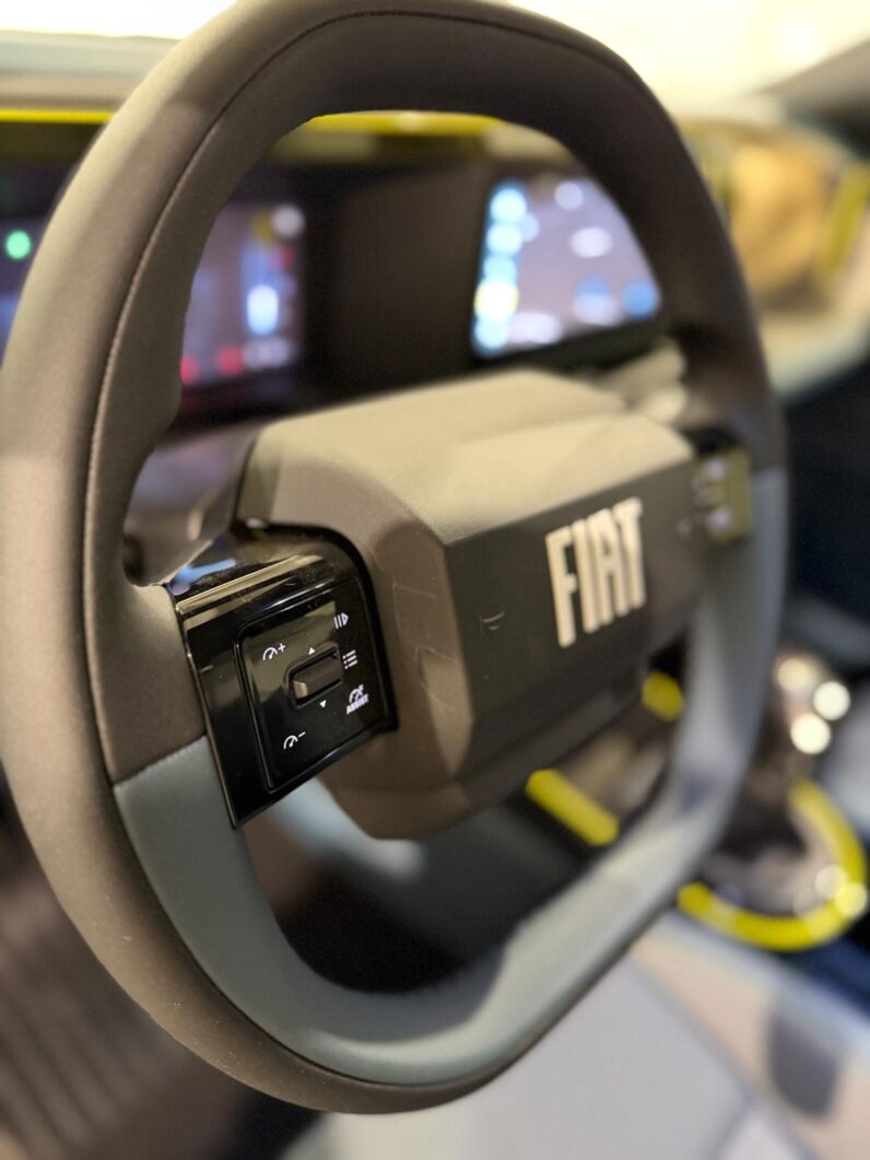 
								FIAT GRANDE PANDA PRIMA HYBRID full									
