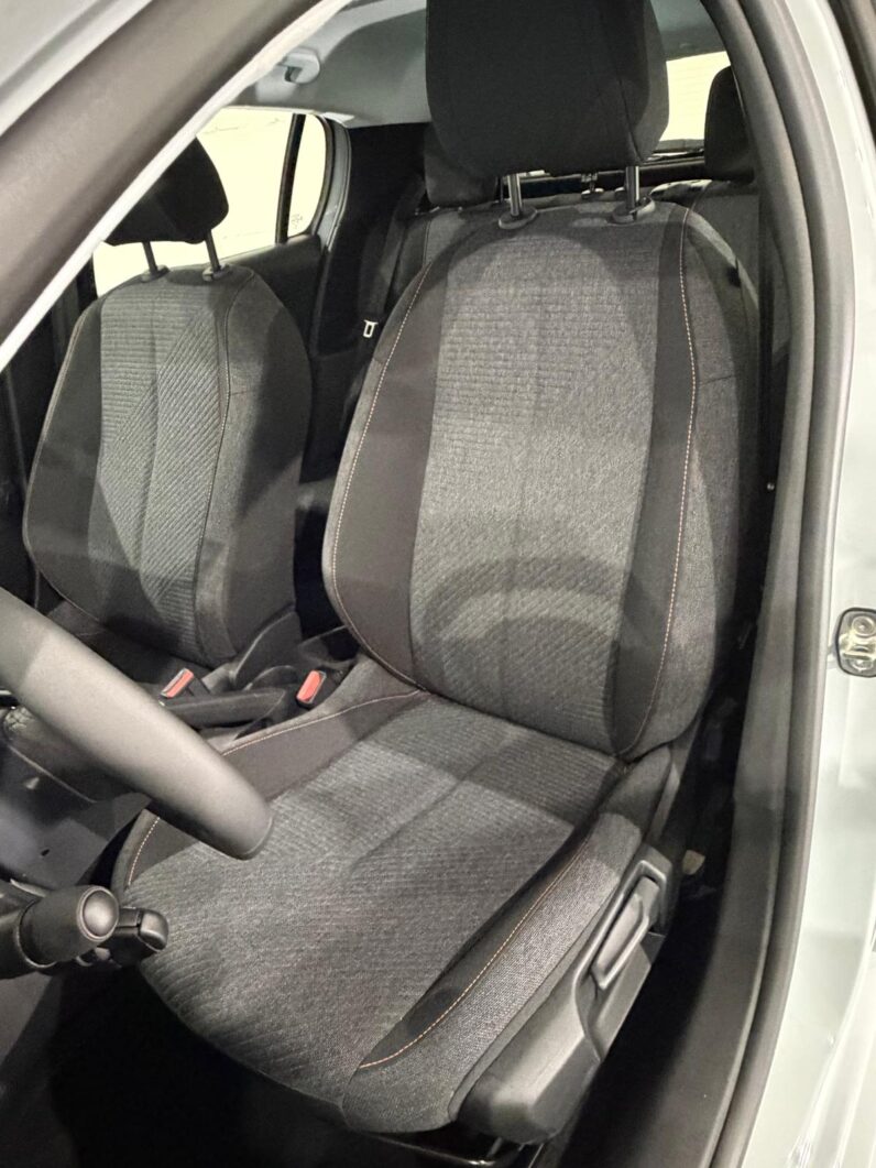 
								PEUGEOT 208 STYLE 1.2 PURETECH 100 CV full									