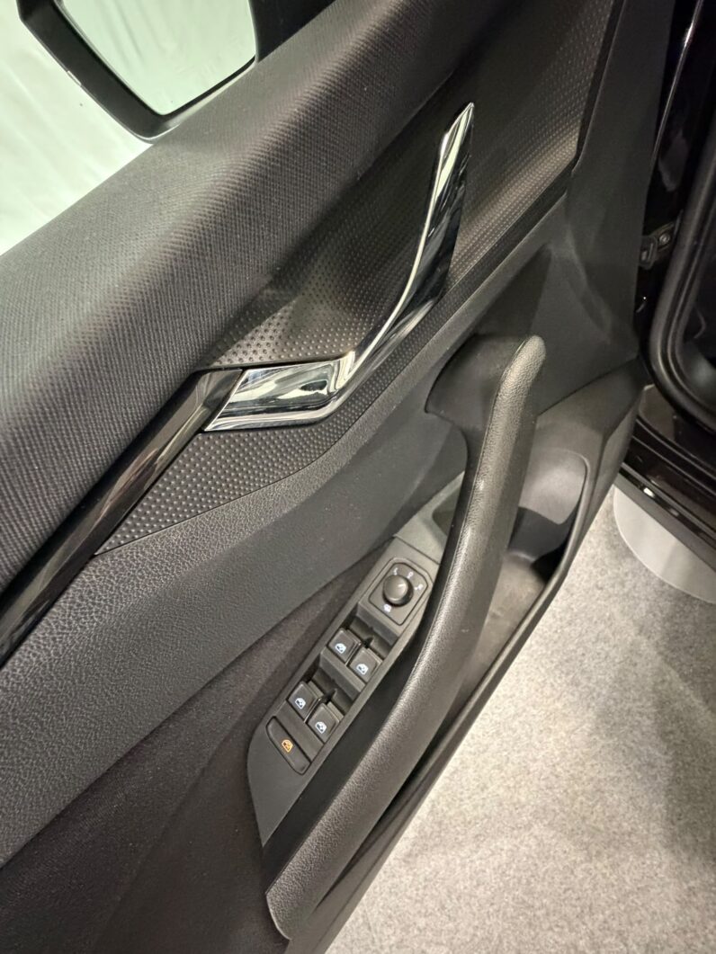 
								ŠKODA KAMIQ 1.0 TSI 110 CV DSG MONTE CARLO full									
