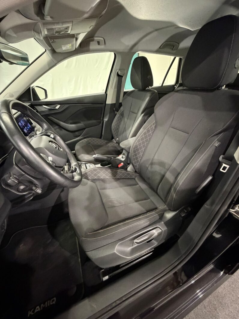 
								ŠKODA KAMIQ 1.0 TSI 110 CV DSG MONTE CARLO full									