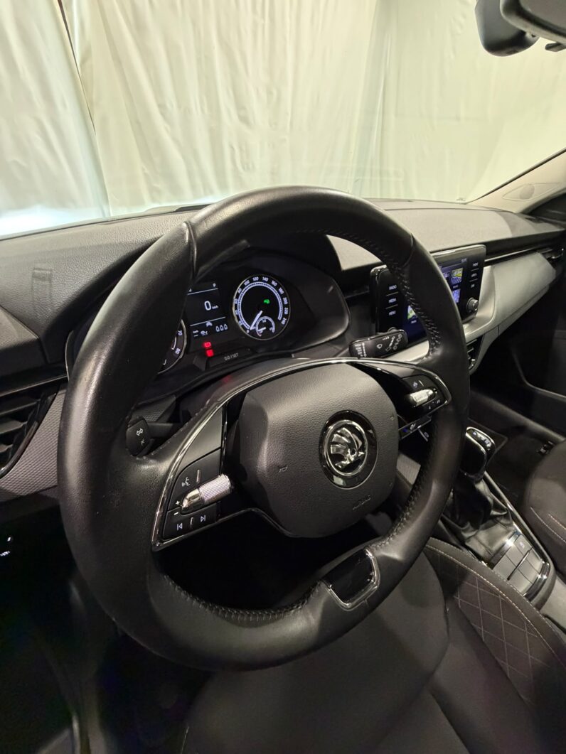 
								ŠKODA KAMIQ 1.0 TSI 110 CV DSG MONTE CARLO full									