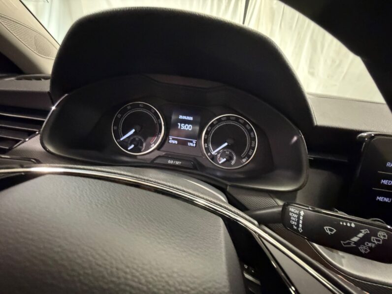 
								ŠKODA KAMIQ 1.0 TSI 110 CV DSG MONTE CARLO full									